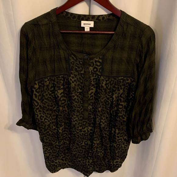 Avenue button down size14/16 black olive green plaid/ cheetah print 3/4 sleeve - Picture 2 of 5